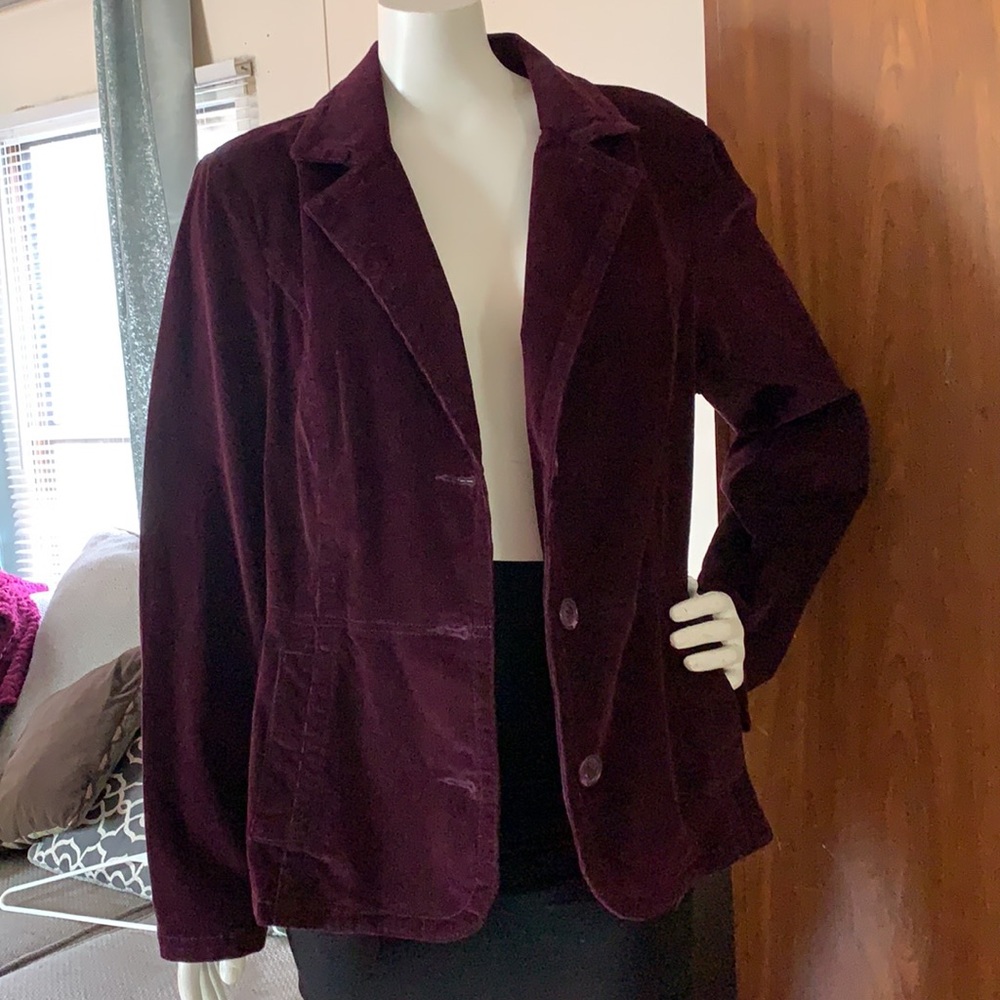 St Jhon by Jacket.